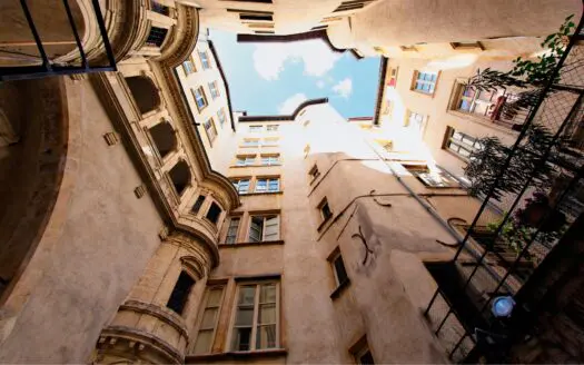 Cour Lyon 4